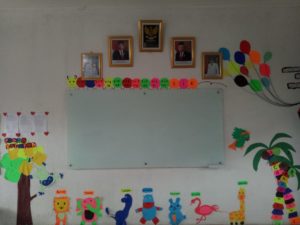 Papan tulis kaca glassboard 12